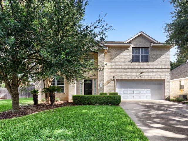 2302 Kristen LN