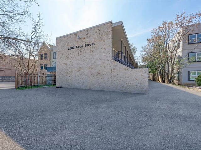 2302 Leon St Unit #7