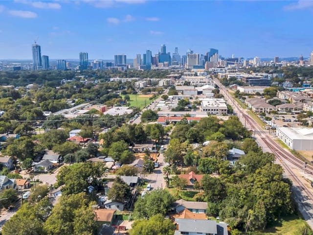 2302 Santa Rosa St