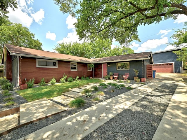 2303 Alta Vista Ave