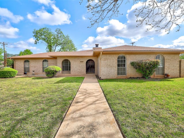 2303 Dawn Dr