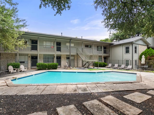 2303 E Side DR Unit #202