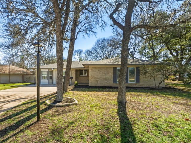 2303 Harwick DR