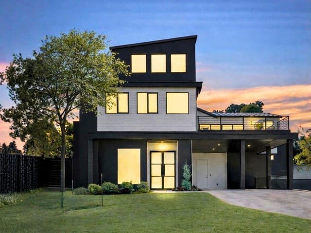 2303 Westworth Cir
