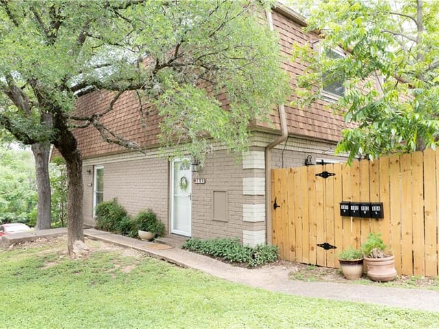 2304 Barton Village CIR