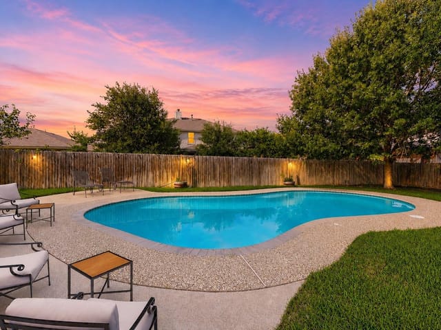 2304 Brittway LN
