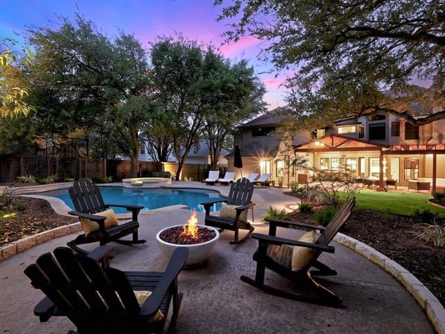 2304 Cliffs Edge DR