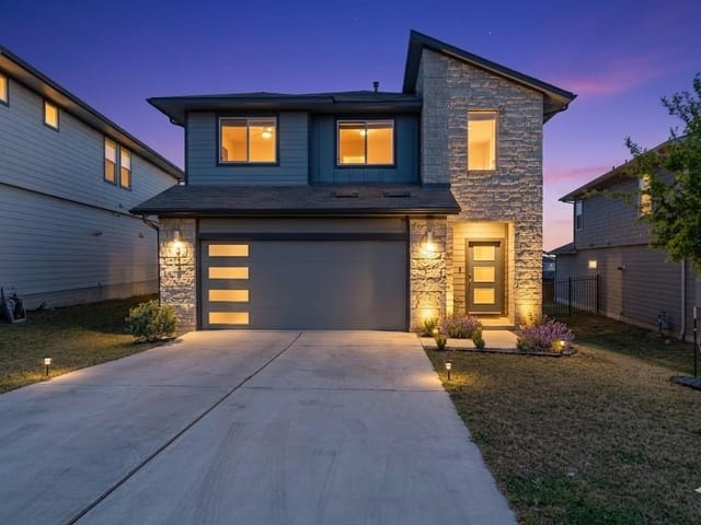 2304 Tucker LN