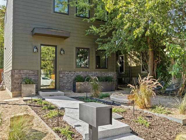 2305 E 21st St Unit #2