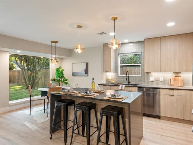 2305 Laramie Trl
