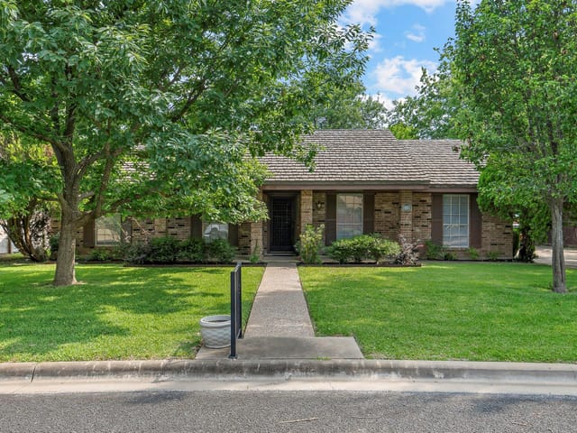 2305 Preston Trails Cv