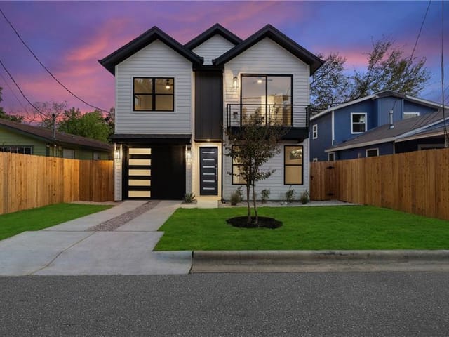 2305 Santa Rosa St