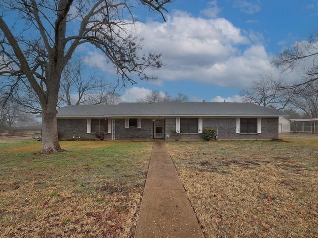 2306 Cindy Ln