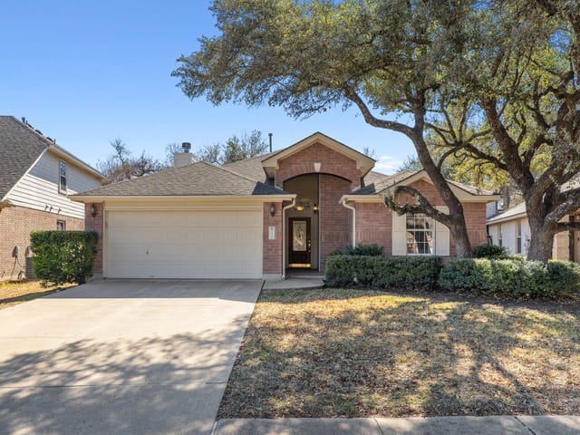2306 Clover Ridge Dr