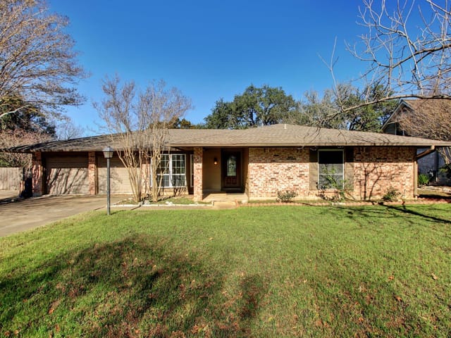 2306 Forest Bend DR