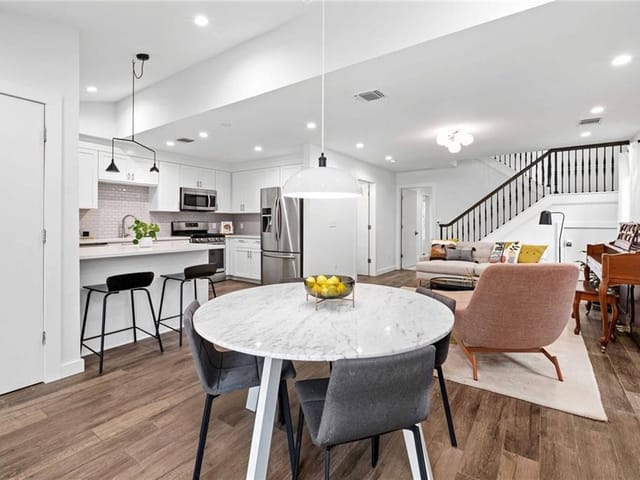 2306 La Casa Dr Unit #B