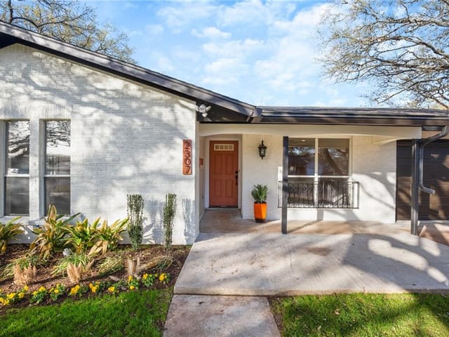 2307 Falcon Hill Dr