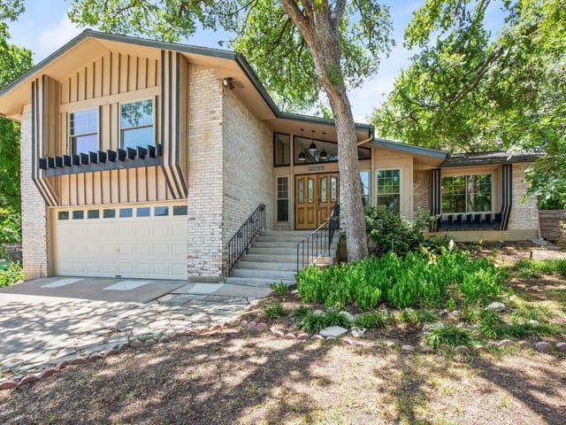 2307 Farnswood Cir