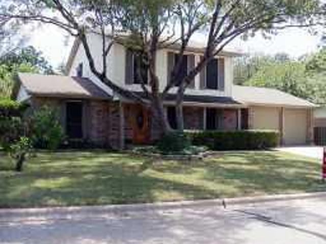 2307 FOREST BEND Dr