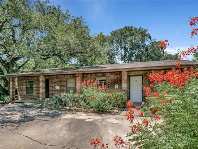 2307 Montclaire St