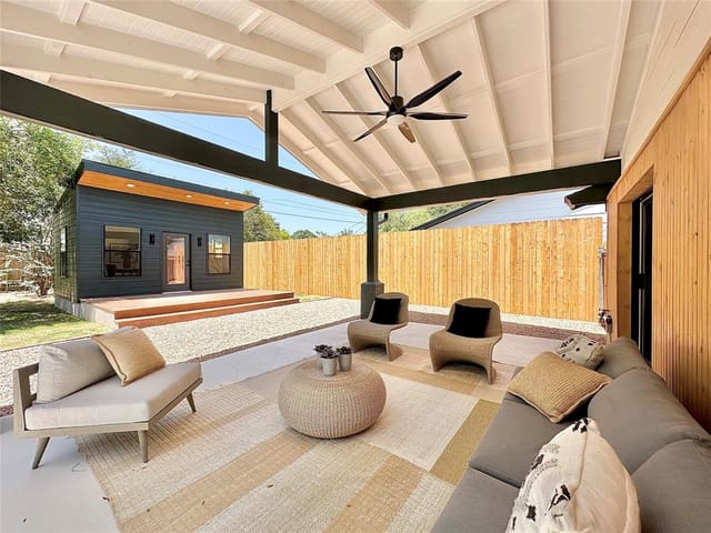 2307 Southern Oaks Dr