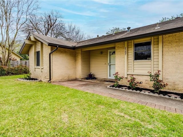2307 Valley High Cir