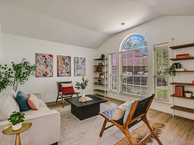 2308 Macaw DR