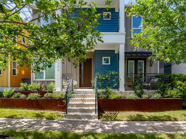 2308 Robert Browning St