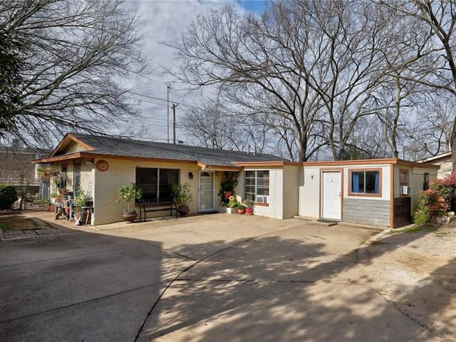 2309 Devonshire Dr