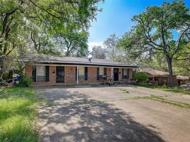 2309 La Casa DR