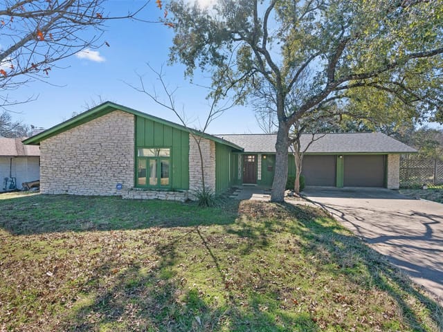2309 Lehigh Dr