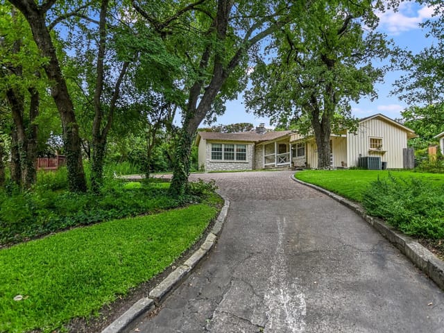 2309 Tower Dr