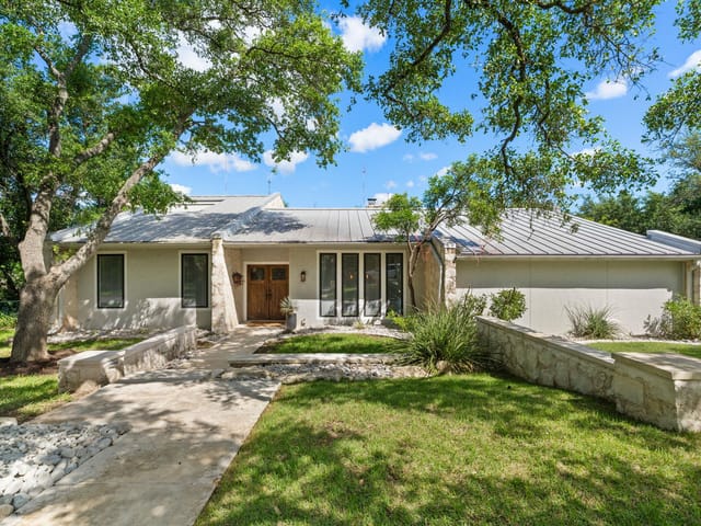 2310 Camino Alto
