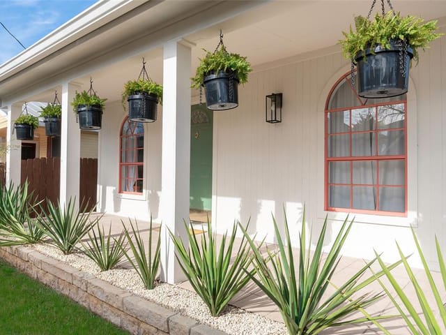 2310 Santa Rita St