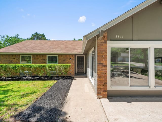 2311 Sheri Oak LN