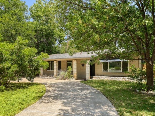 2312 Westforest Dr