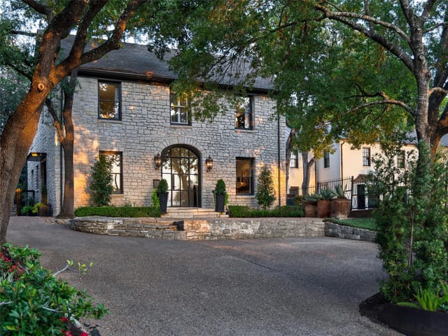 2313 Hartford Rd