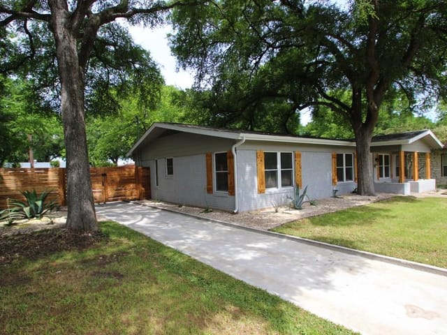 2315 Westoak Dr