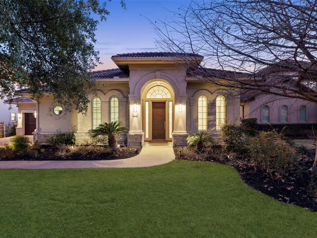 2317 University Club Dr