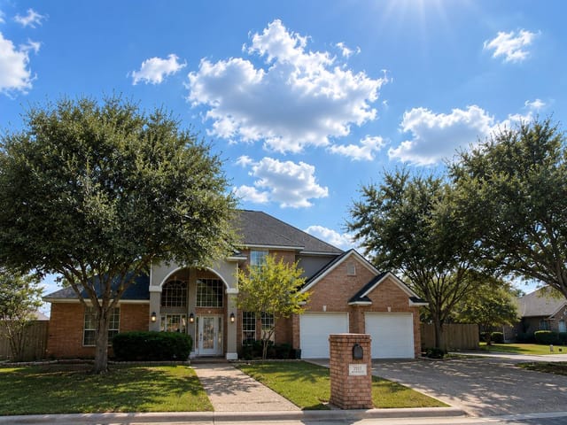 2317 Windsong LN