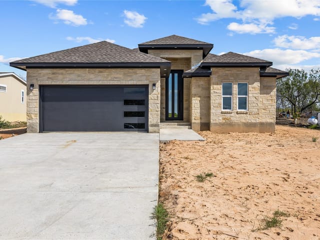 232 Amaranta Ln