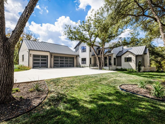 232  Riverfront Dr
