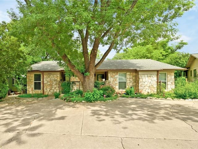 2324 Montclaire ST