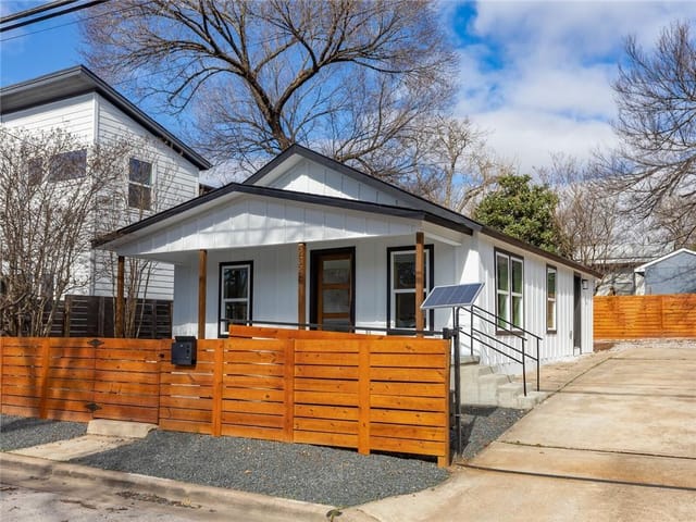 2324 Santa Maria St