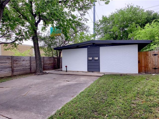 2325 Newfield LN Unit #B