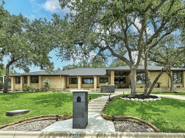 2326 Cypress Pt E