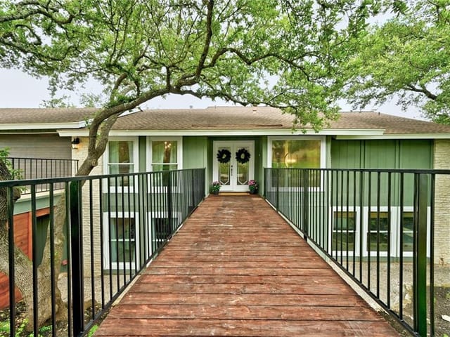 2327 Cypress Pt E