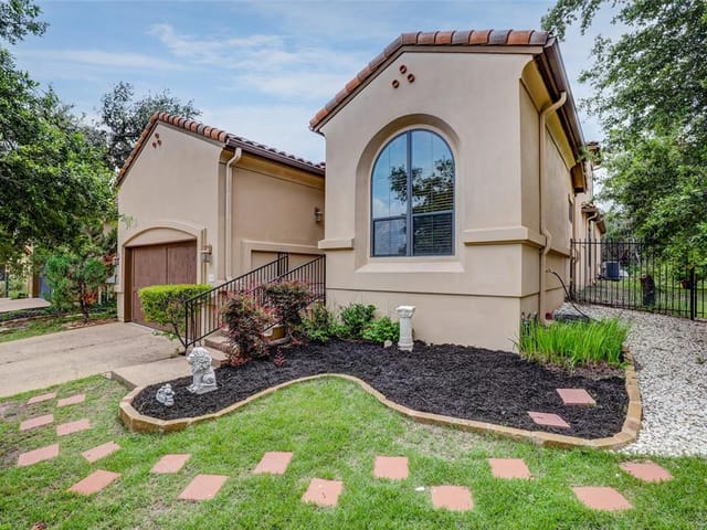 2329 Gilia DR