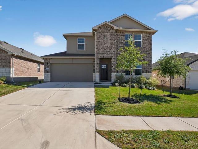 233 Bethpage Dr