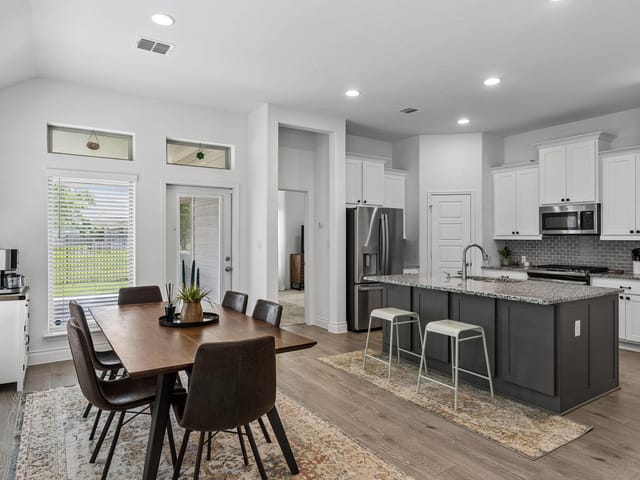 233 Glen Arbor Dr